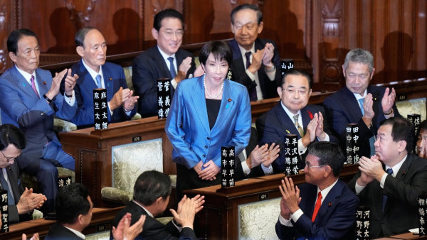 Sanae Takaičiová byla zvolena první japonskou premiérkou