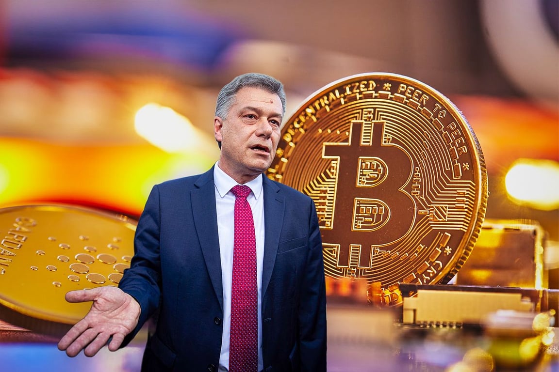 "Neřekl jsem, že ty bitcoiny jsou ultračisté. Smlouva je ultralegální," tvrdí Blažek