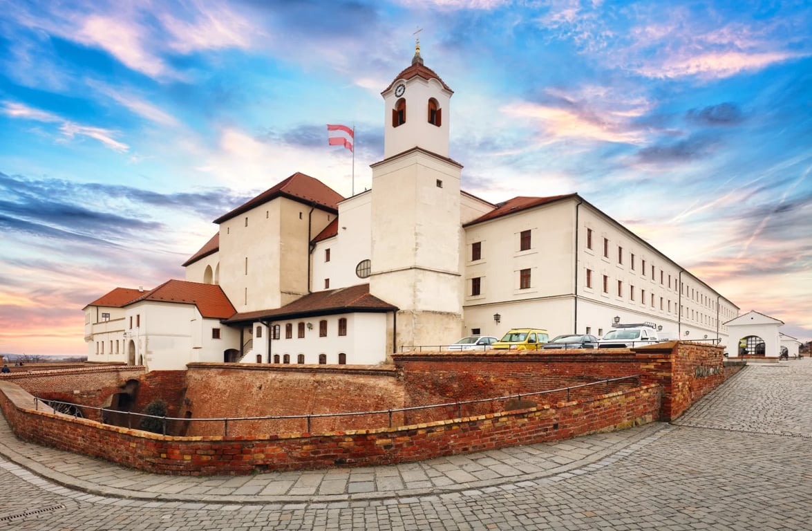Zapomeňte na Hlubokou. Tenhle zámek na Moravě je podle cizinců nejkrásnější v Česku