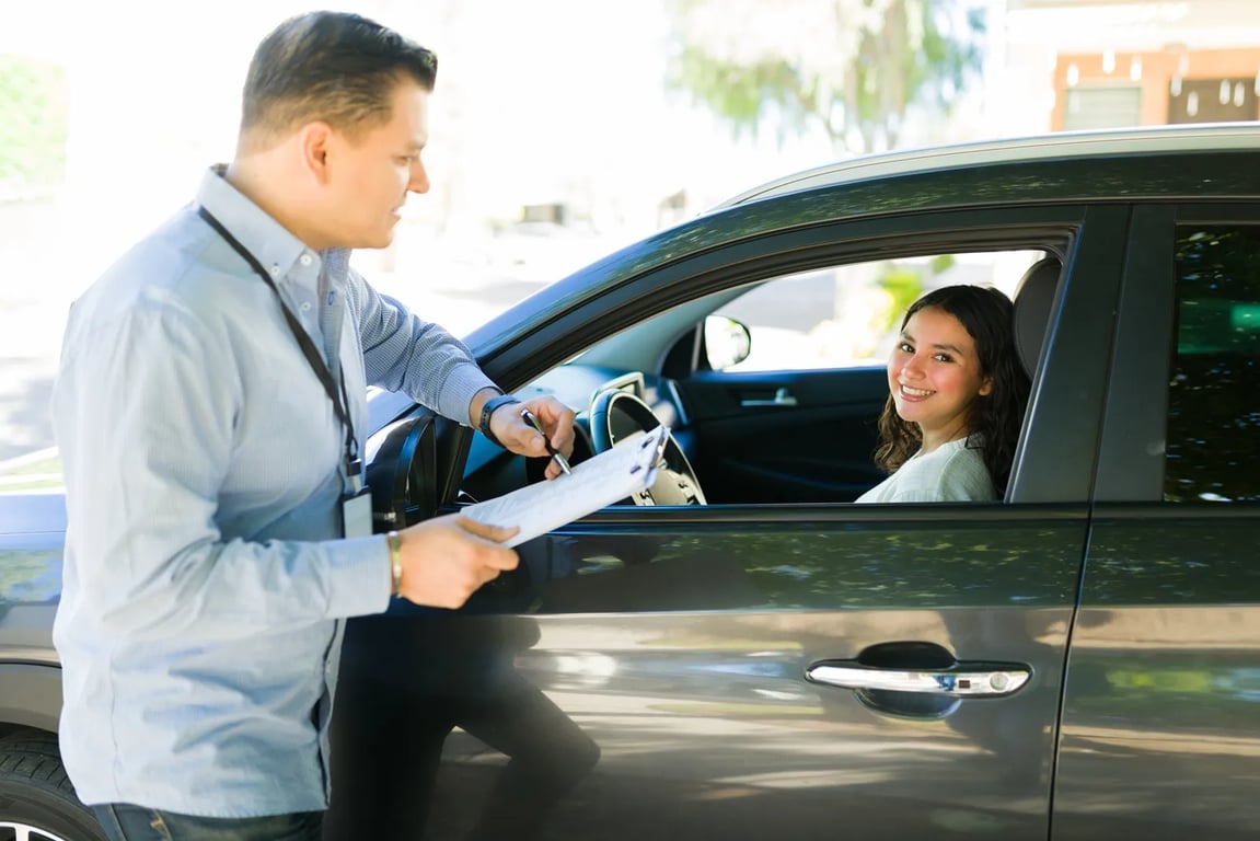 Kvíz: Nové otázky v testech autoškol. Vybrali jsme 10 nejtěžších. Většina zkušených řidičů nedá ani půlku