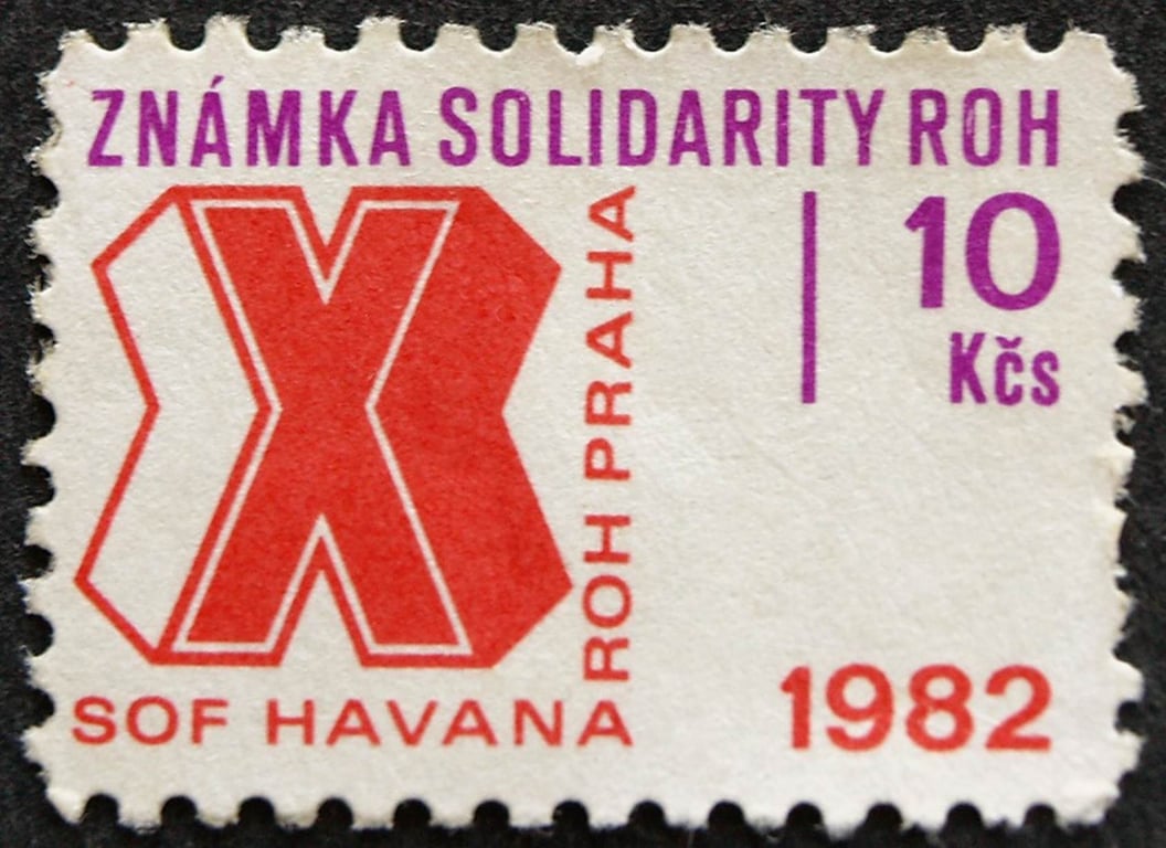 Známka solidarity ROH, FOTO: <a href="https://commons.wikimedia.org/wiki/File:Zn%C3%A1mka_solidarity_ROH_1982.jpg">Self-scanned</a>, Public domain, via Wikimedia Commons