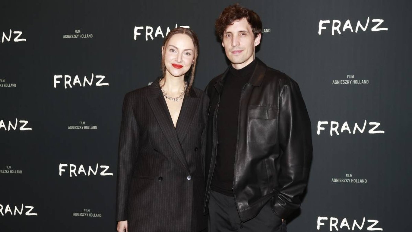 Čestmír Strakatý ve Zrádcích neuspěl, ale ve skutečném životě zažívá úspěchů spoustu