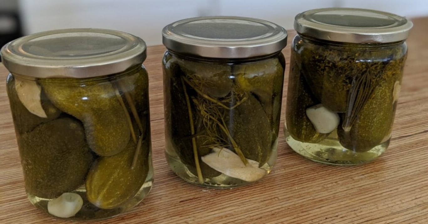 Nejlepší zavařované okurky díky lahodnému nálevu: Stačí přidat ingredience, které mnoho lidí podceňuje
