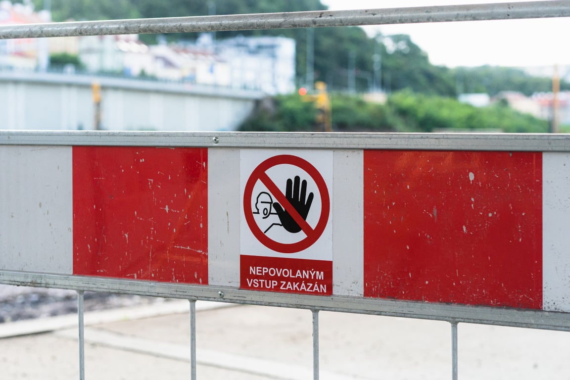 Bauerova zůstane bez provizorního mostu. Město chce šachtu rychle zasypat