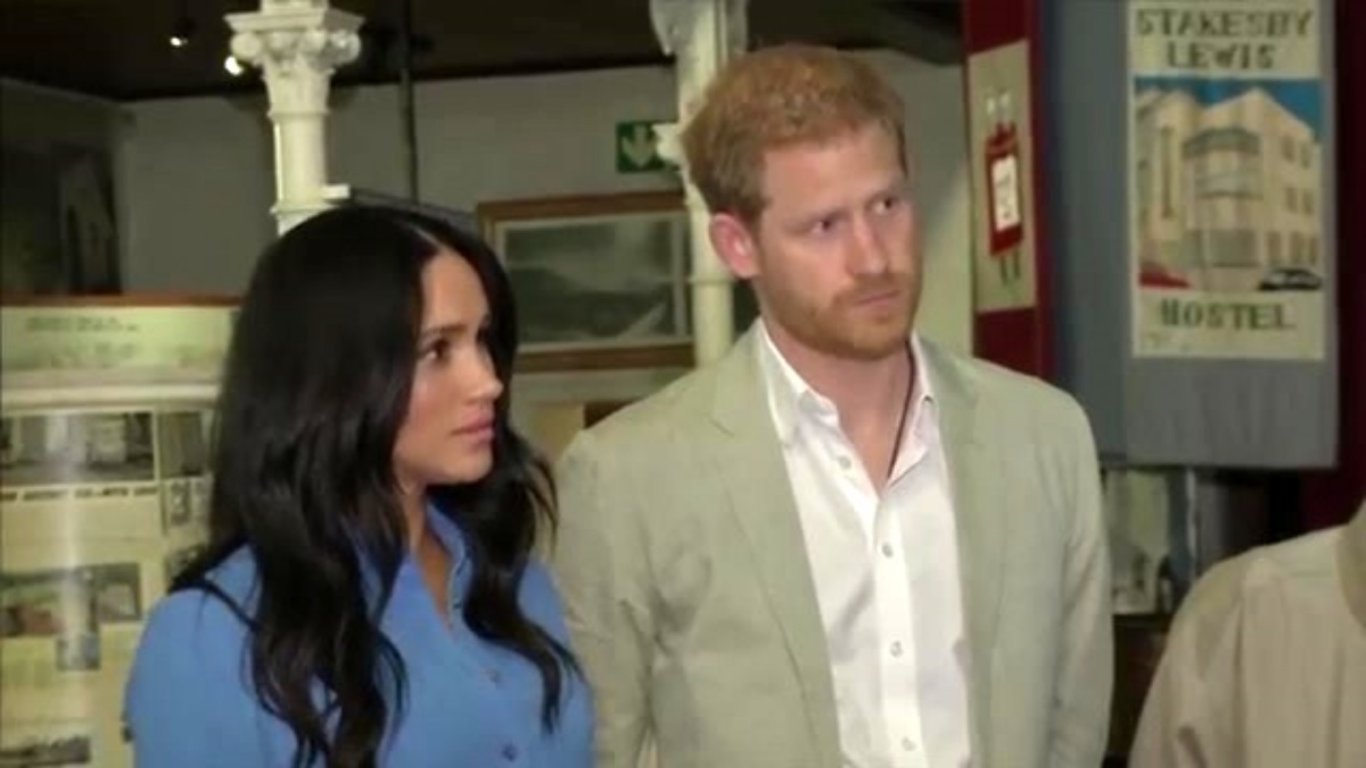 Blízký zdroj promluvil o rozvodu, který otřásá světem. Princ Harry prý má Meghan po krk a situace se dál vyhrocuje
