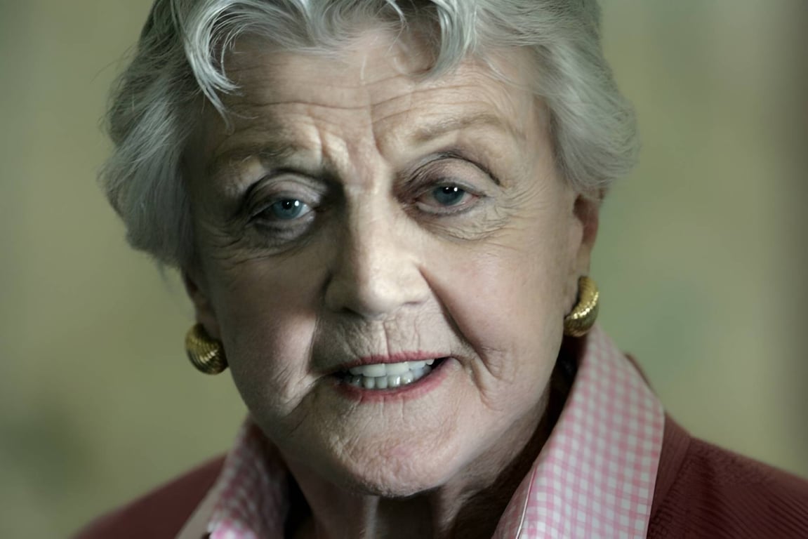 Angela Lansbury by dnes oslavila stovku. V mládí byla krásná a její rodinu zlomily drogy a sekta