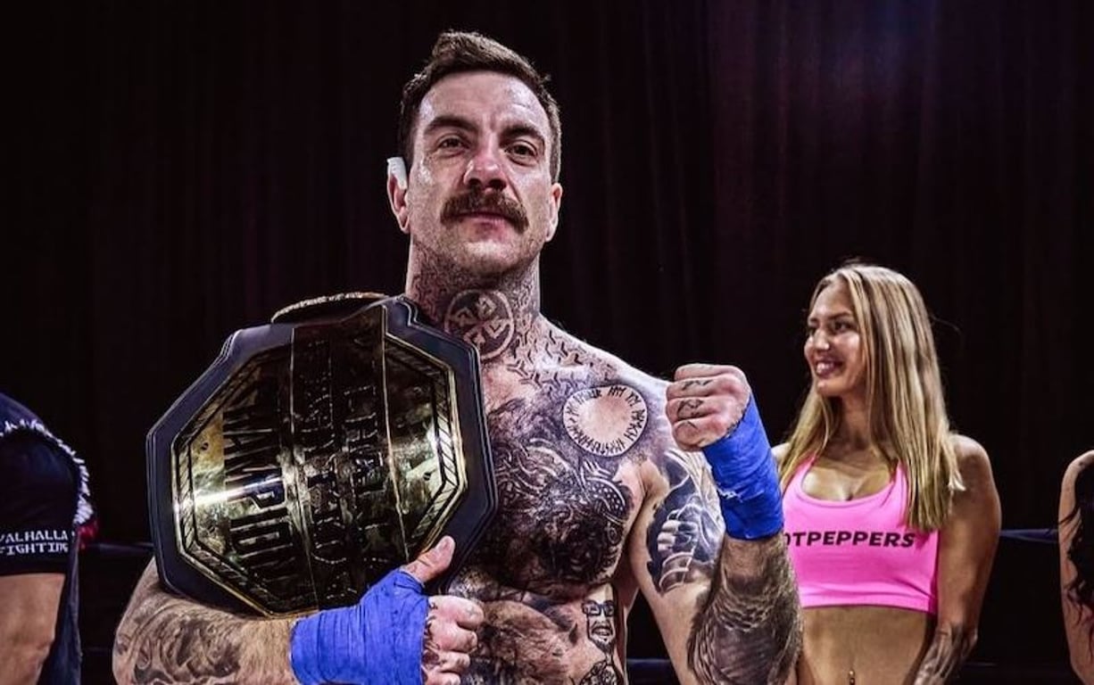 První český šampion BKFC v boxu bez rukavic! Josef Hála šokoval svět