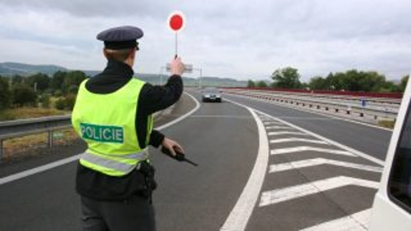 Na silnicích se objevila nová dopravní značka: Za nedodržení vám hrozí zákaz řízení. Řidiči často netuší, co znamená
