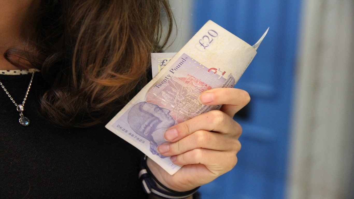 Žáci platí učitelce za nájem a pokuty. Její obhajoba vyvolala bouřlivou debatu