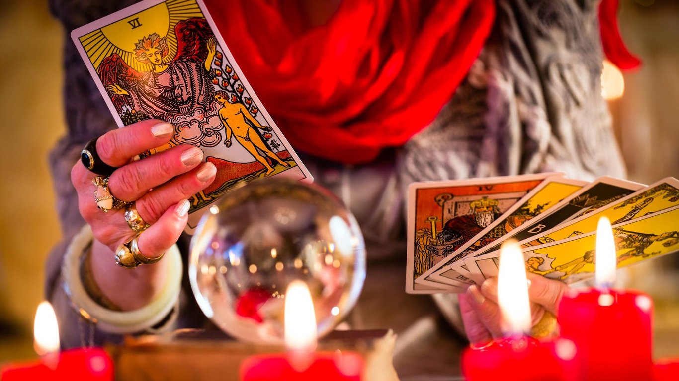 Tarotové karty na tento týden: Blíženci si půjdou za svým cílem a Lvi se utkají s nenávistí