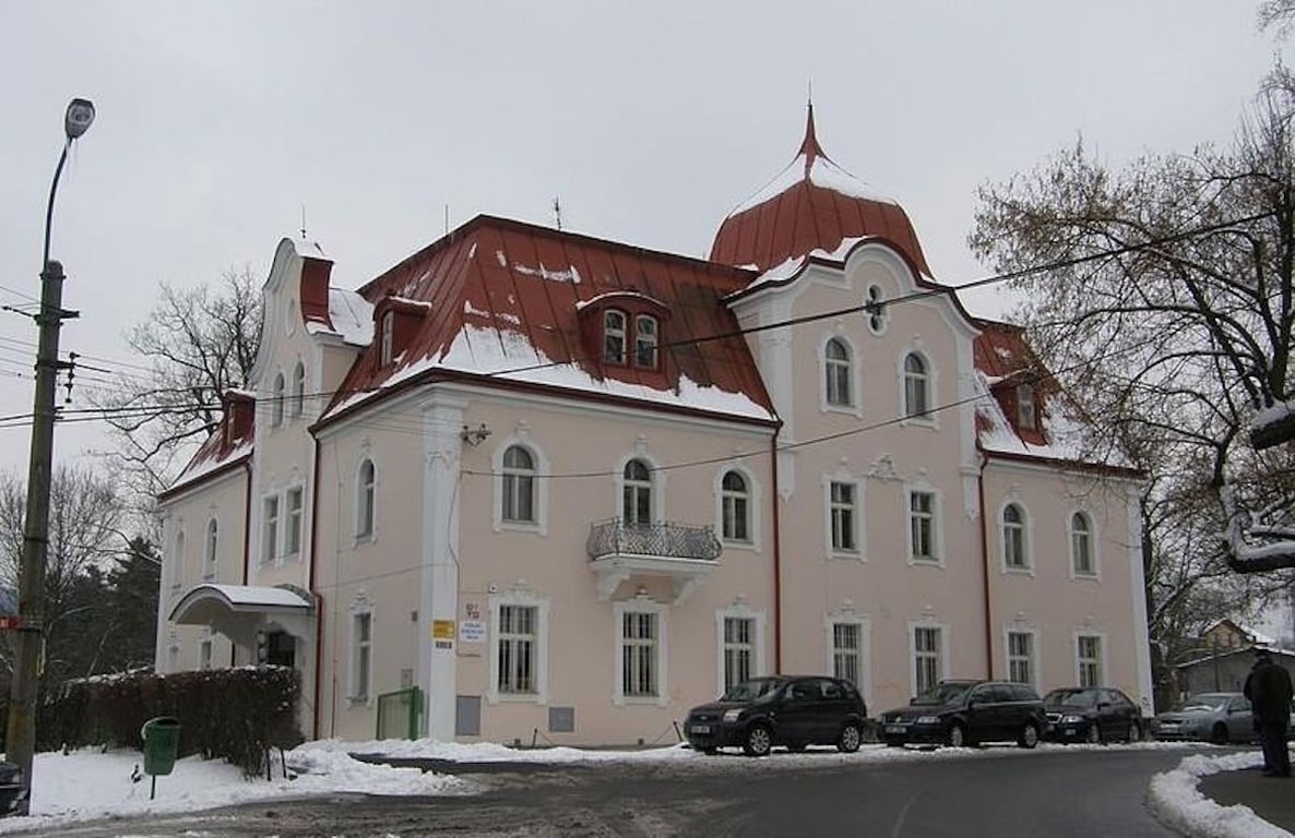 Karlovarský kraj znovu jedná o vzniku církevní školy v Dalovicích