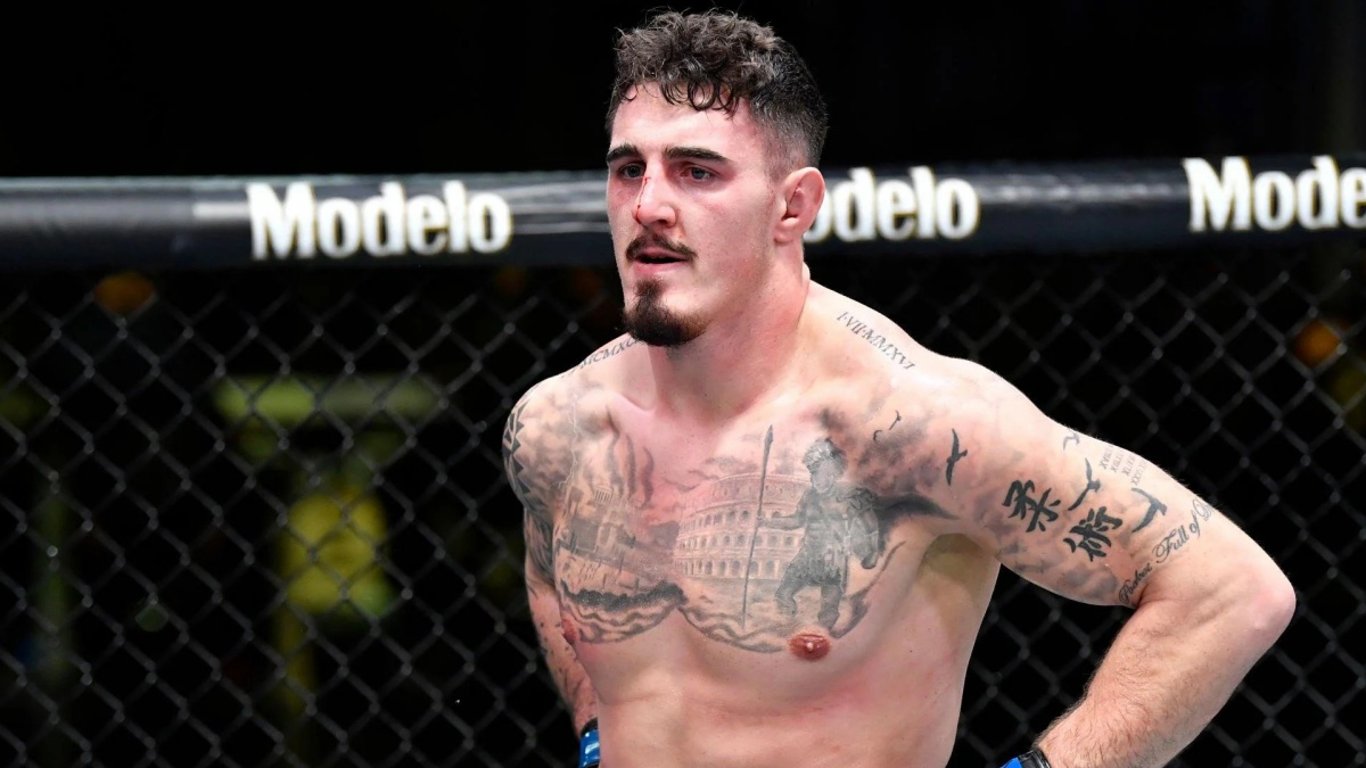 Šampion UFC Tom Aspinall přiznal nepříjemný zážitek z minulosti, když pracoval jako vyhazovač v baru. Řešil ukousnutý nos