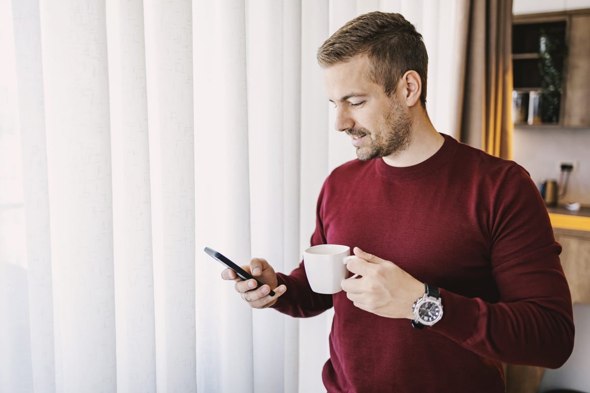 EU zase mění pravidla: tentokrát se to týká telefonů a ovlivní to skoro každého Čecha aniž by o tom zatím věděli