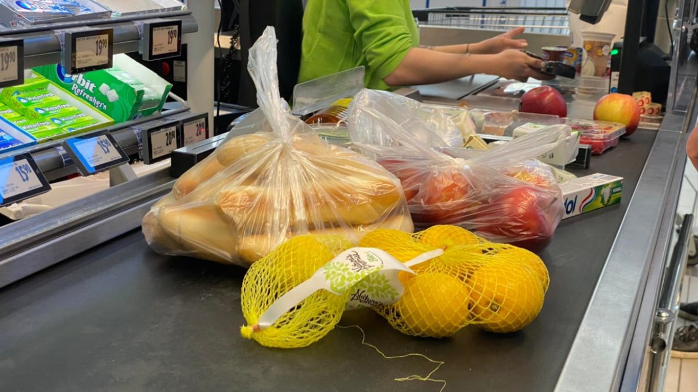 EU rozhodla: Sáčky na ovoce a zeleninu skončí. Řetězce už zavádějí opatření