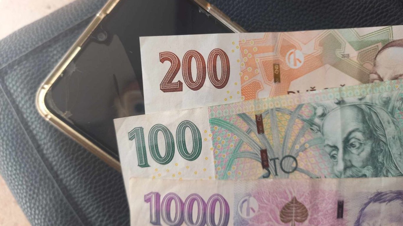 Jednorázový poplatek za vlastnění mobilního telefonu: Kolik budeme muset odvádět a koho všeho se to dotkne?