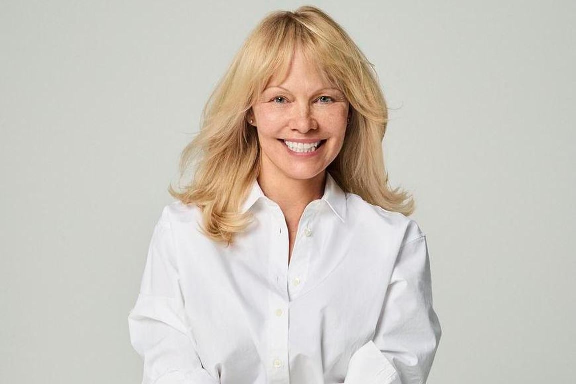 Pamela Anderson se rozhodla prodávat nakládané okurky. Jejich cena vás překvapí