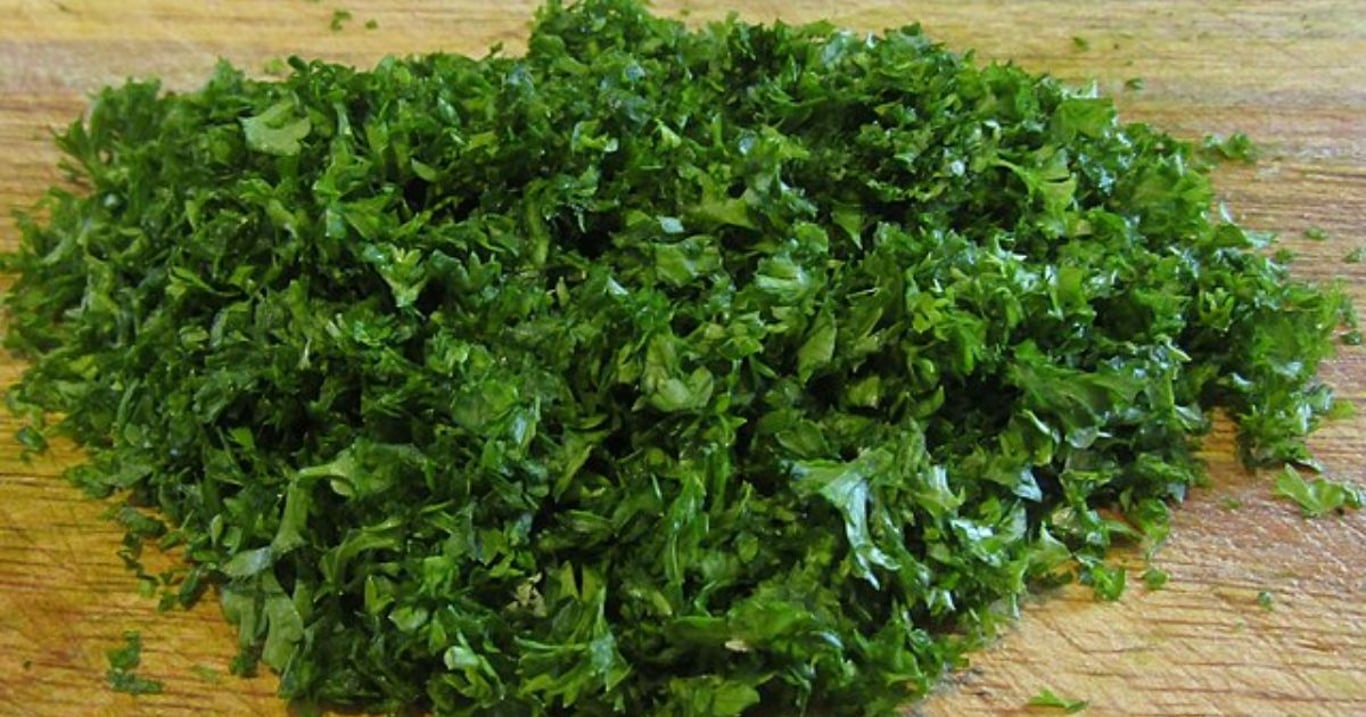 Pár zelených lístků do horké vody a zázrak je na světě. Hubnutí bez dřiny konečně funguje