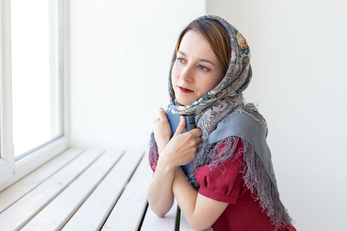 Tenhle módní trik fungoval už za Rakouska-Uherska. Pak se na něj zapomnělo, ale dnes ho vrátily do módy české seniorky. Ubírá i 10 kg