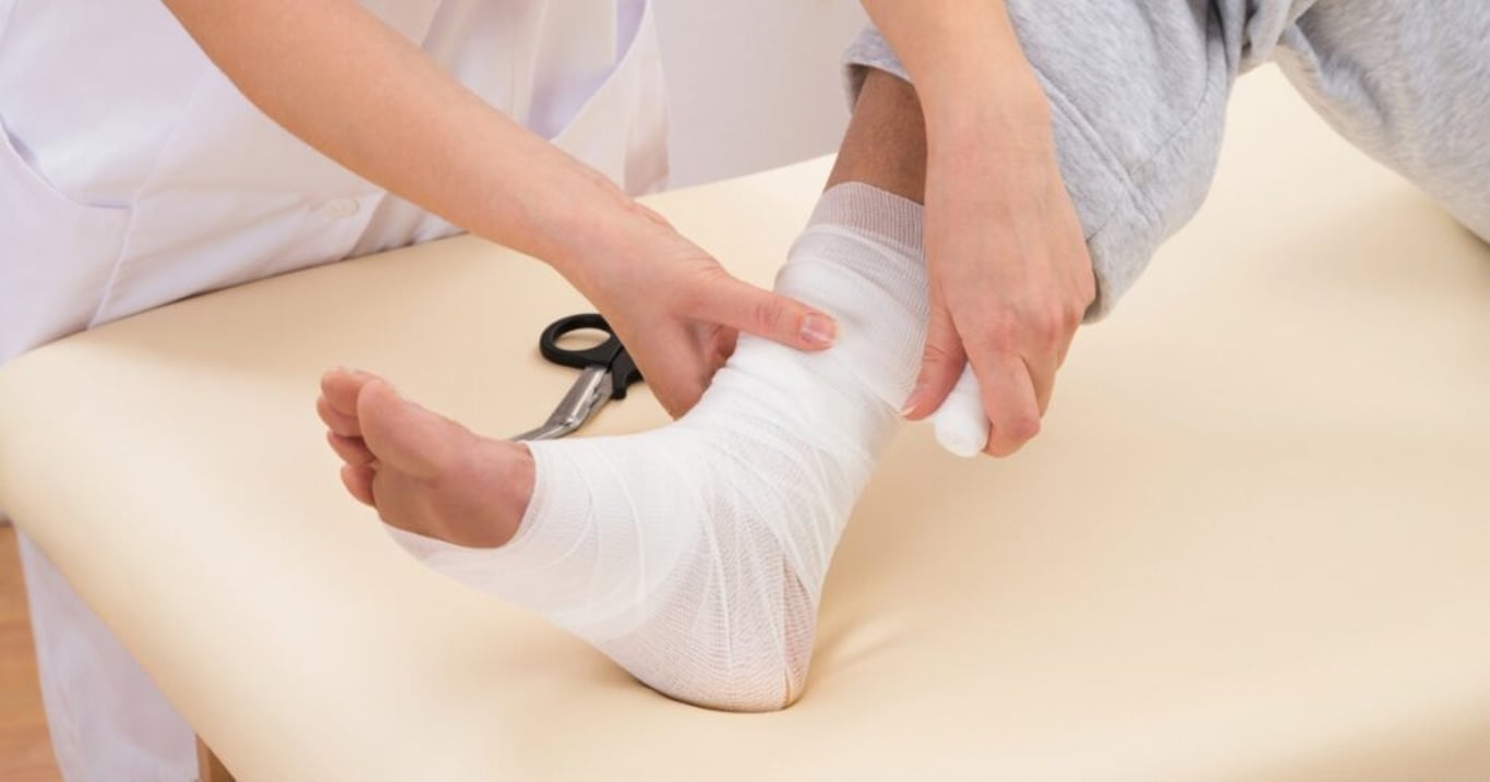 Zábaly na nohy zajistí úlevu, regeneraci a podpoří zdraví. Pomůže i chlazení a detoxikace