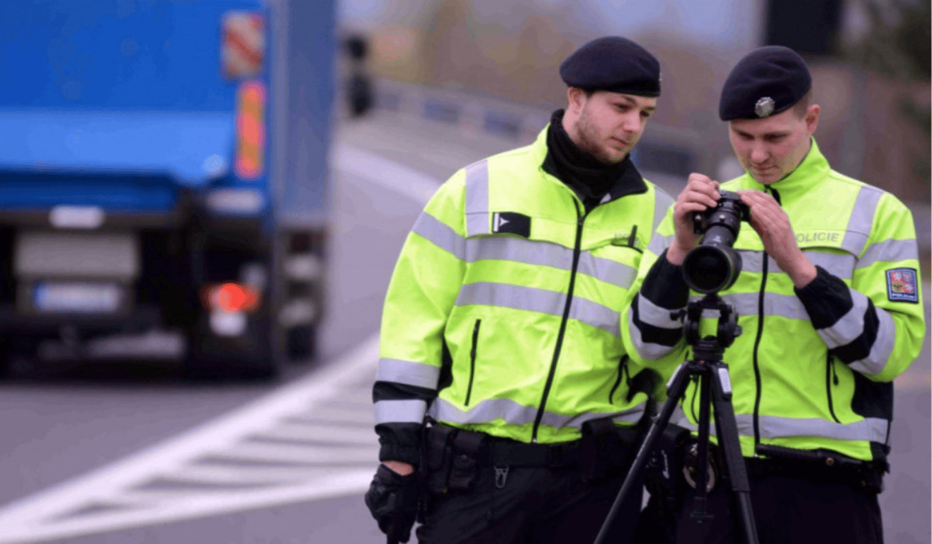Cizinec na D46 u Vyškova projel kolem policistů rychlostí 194 kilometrů za hodinu