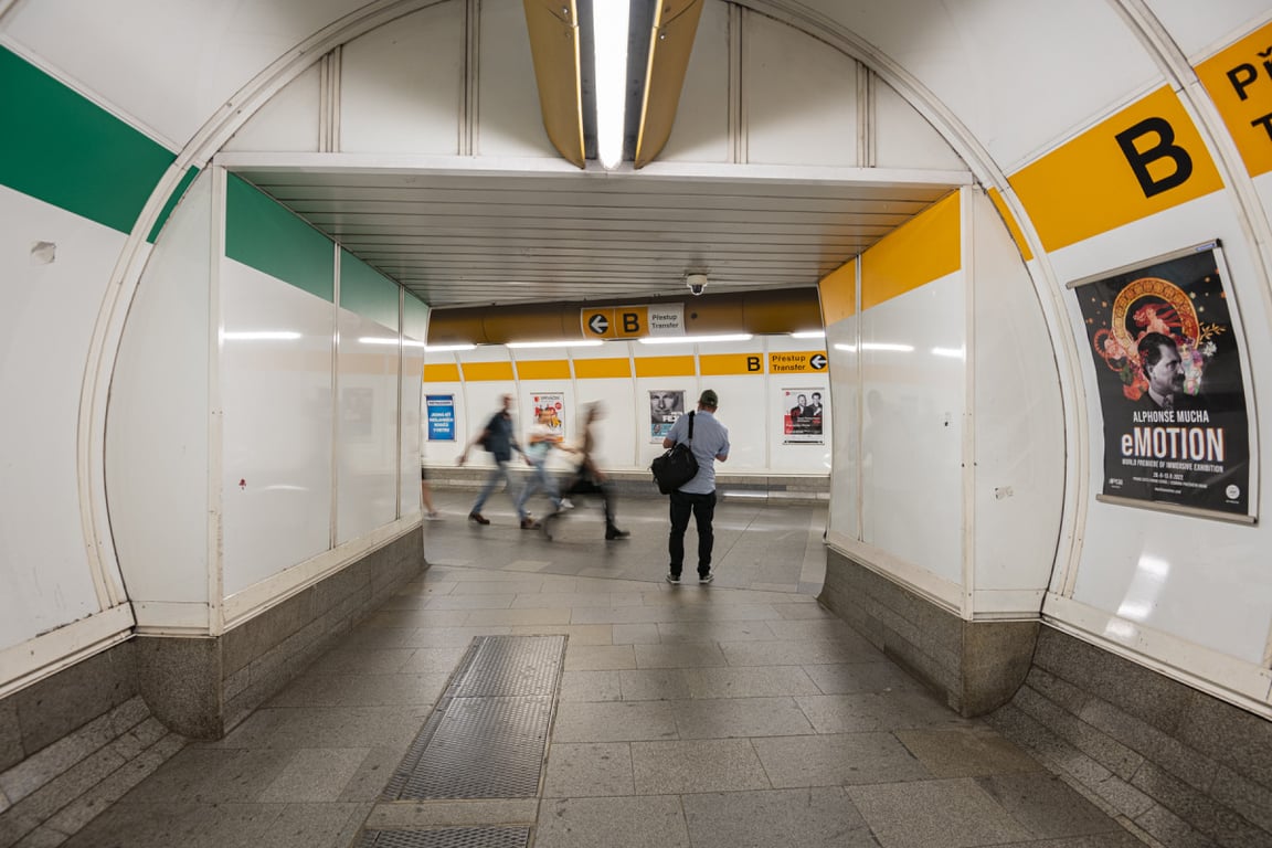 Linka B slaví 40 let. Je nejdelší a má nejvíc stanic