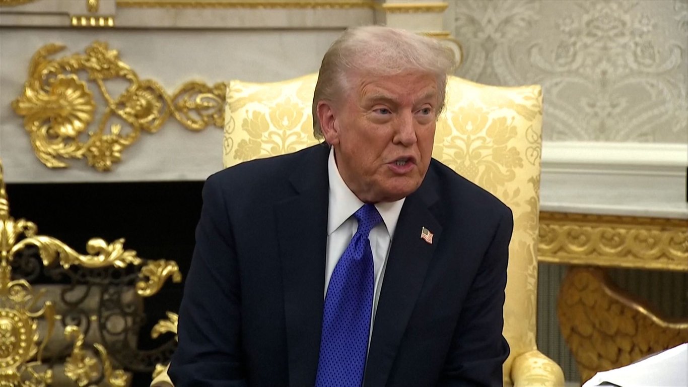 "Skvělý rozhovor, co nikam nevede." Trump odehrál s Putinem zase stejný scénář