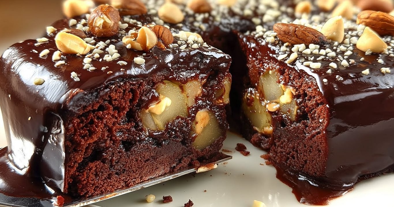 Kolegyně přinesla do práce tento koláč a do minuty byl pryč – absolutně jsem nechtěla věřit, že v něm není žádný cukr ani mouka