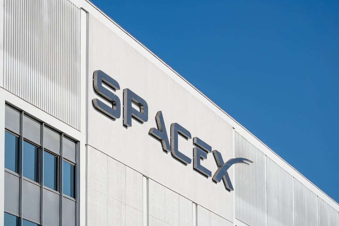 Tajné vojenské satelity SpaceX porušují pravidla: Odborníci varují před chaosem