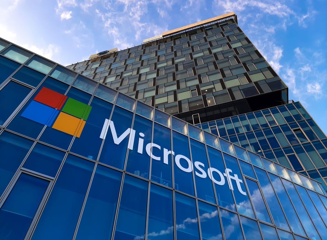 Zpátky do kanceláře, ať chcete nebo ne. Microsoft víc poslouchá tabulky než lidi