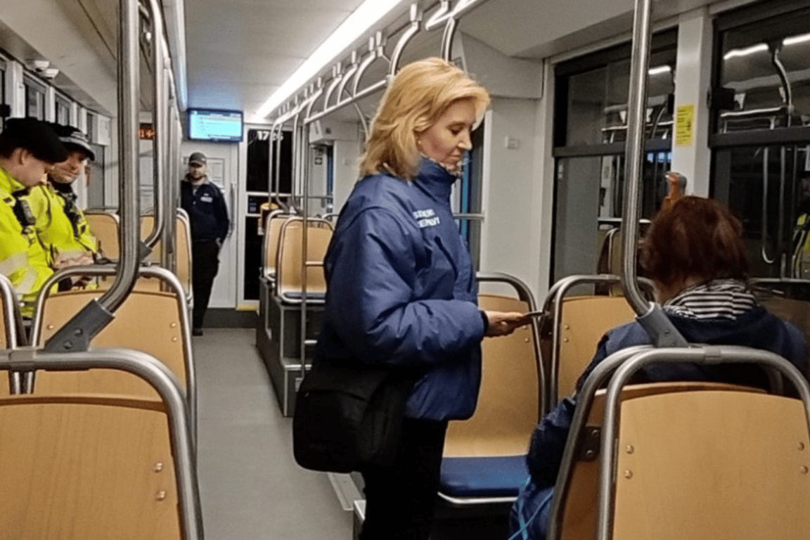 V ostravských tramvajích zkontrolovali téměř tisíc cestujících, každý devátý byl vyloučen