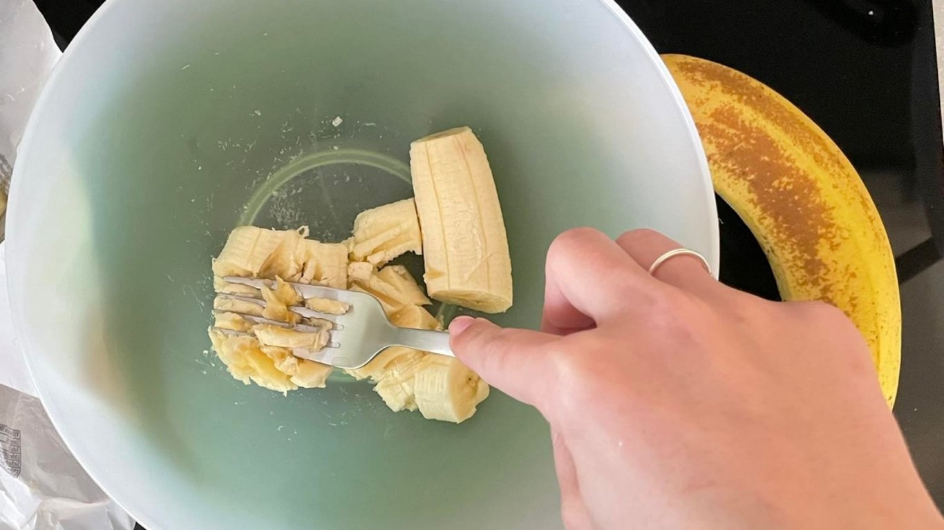 Z banánu a několika přísad vznikl jednoduchý recept. Při bronchitidě dokáže zasáhnout dřív, než nemoc zesílí