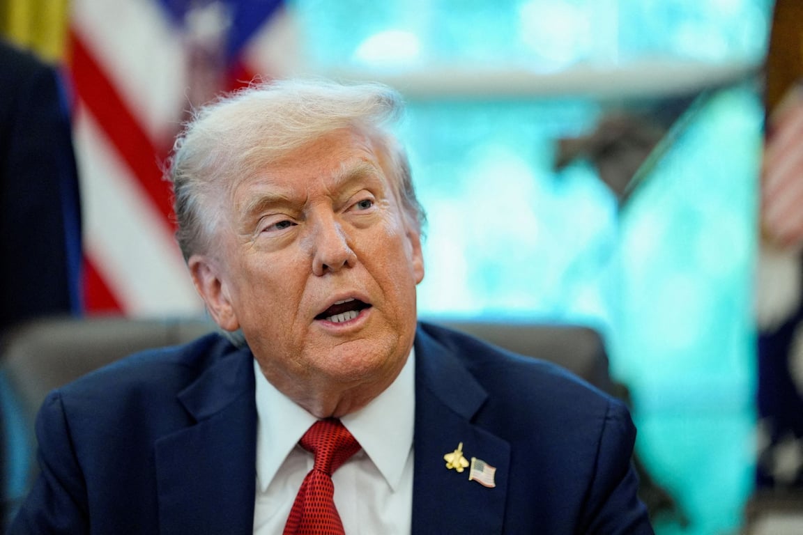 Trump nechce vypadat slabě. Pomsta, o níž nahlas mluví, Putina okatě znervózňuje