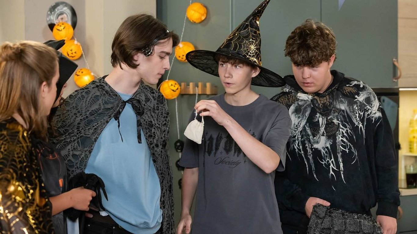 Zítra v Ulici: Ve středu někdo omdlí a halloweenská párty odhalí nečekané city