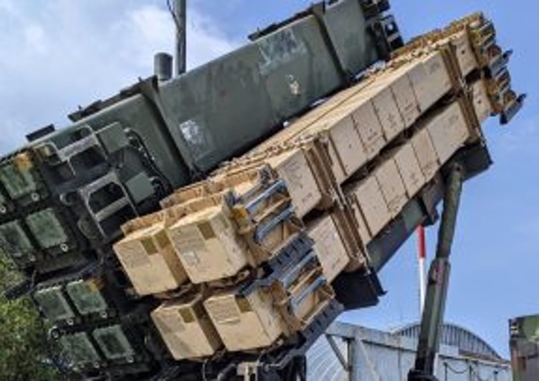 MIM-104 Patriot s kontejnery na 8 střel PAC-3 a 4 střely PAC-3 MSE