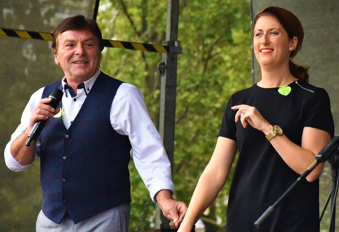 Pavel Trávníček slaví 75. Chtěl postavit dům, ale okrádali ho řemeslníci, dnes s rodinou žije v prvorepublikové vile