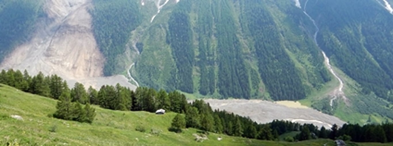 Sesuv, který pohřbil vesnici Blatten ve Švýcarsku Foto: Hadi Wikimedia Commons