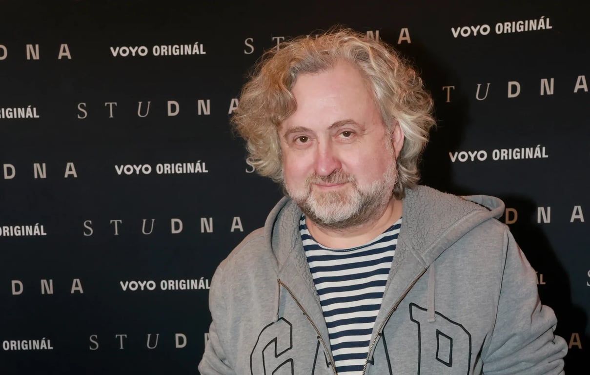 Jan Hřebejk překvapil fanoušky. Luxusní vila mu nestačí, proto žije i na hausbótu jako z pohádky
