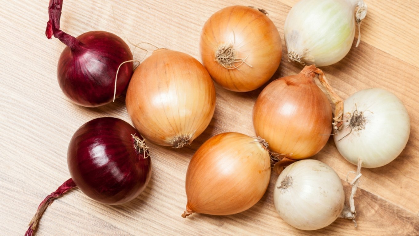 Bílá, žlutá, růžová nebo červená? Nejoblíbenější cibule má nejhorší výsledky, zatímco vítěz je jasný