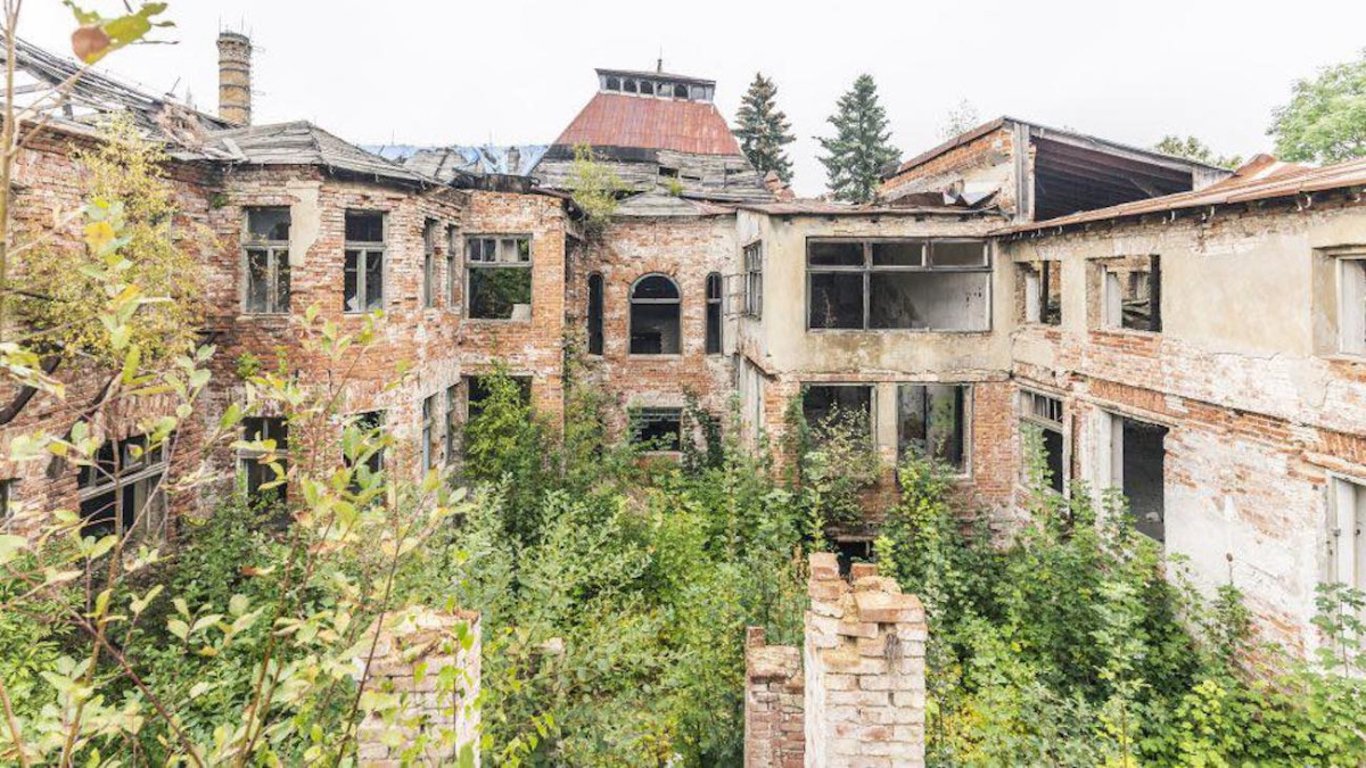 Zchátralá Eliáška v Kamenickém Šenově slaví 120 let. Dočká se obnovy