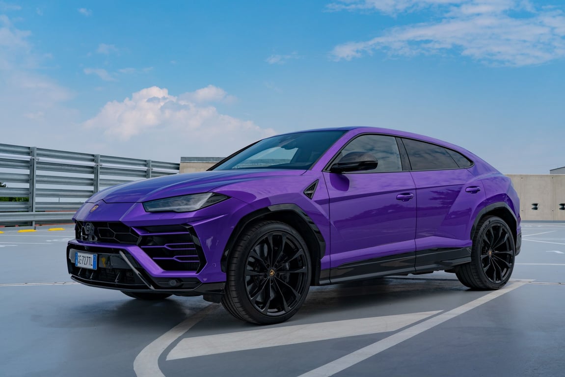 Sáhla po něm smrt. Bývalý fotbalista přežil děsivou nehodu, Lamborghini je na šrot