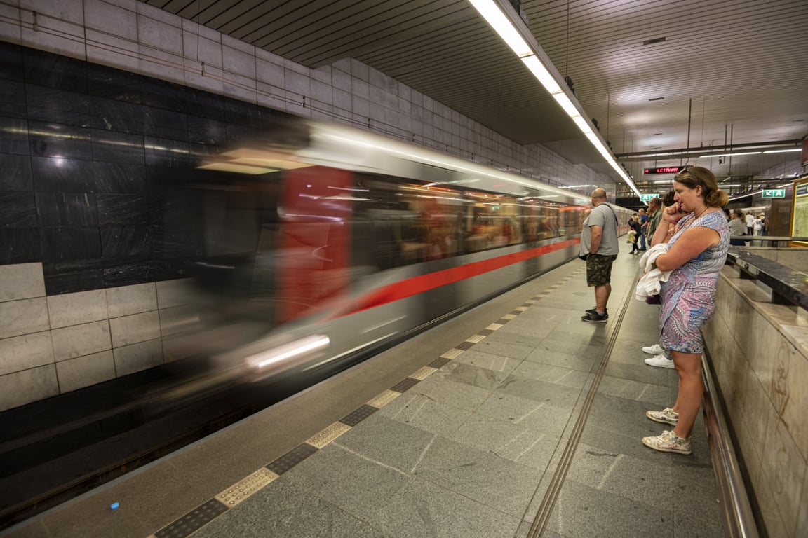 V centru Prahy o víkendu nepojede metro C, nahradí ho tramvaje