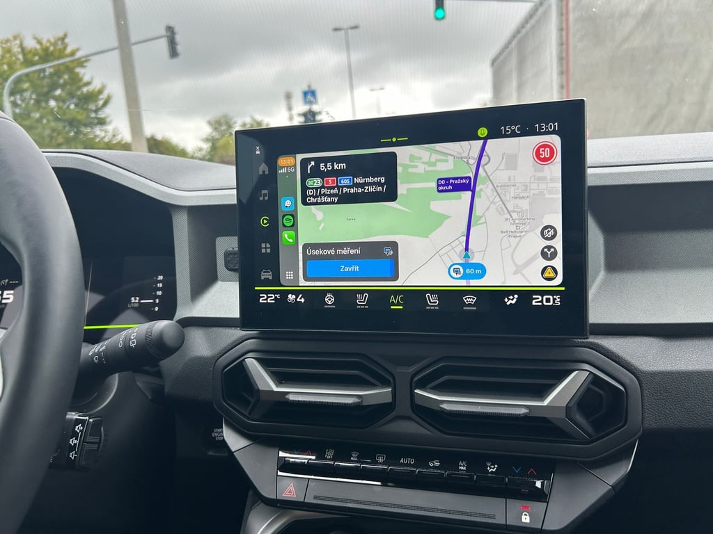 Nevěřte radarové dezinformaci: Jak je to doopravdy s navigací Waze na cestách