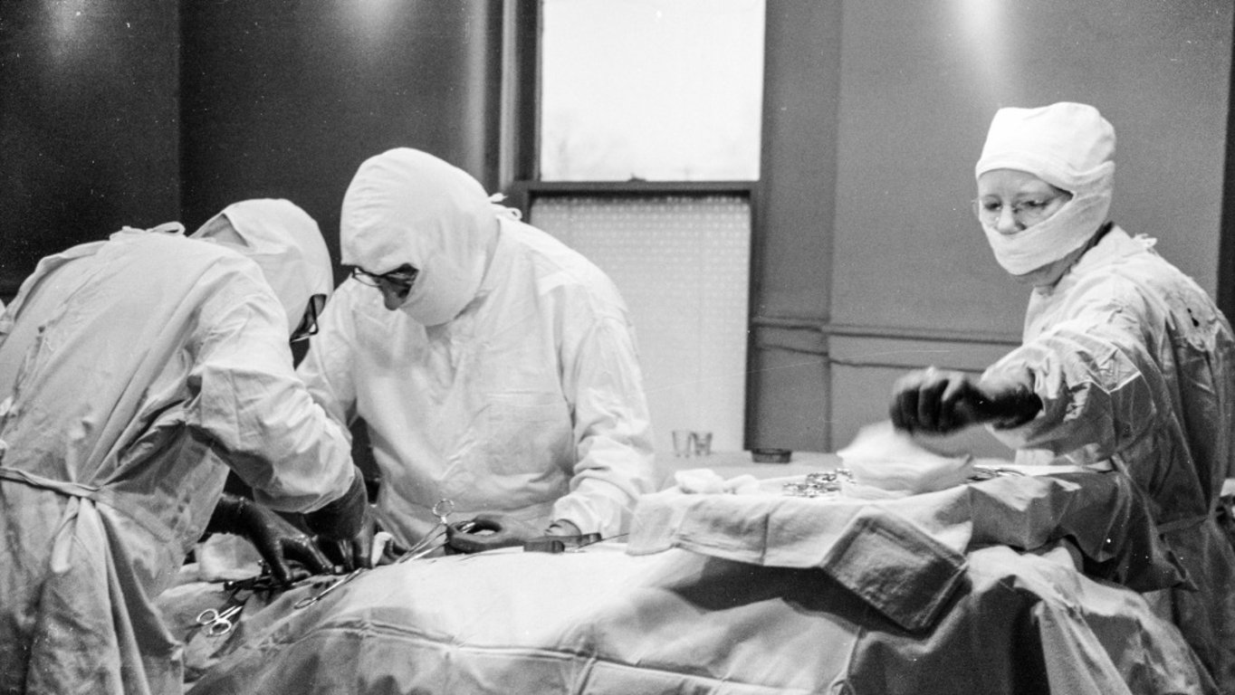 Zločinci převlečení za lékaře vstoupili do dějin hrůzy. Jejich pokusy patří k nejtemnějším kapitolám medicíny