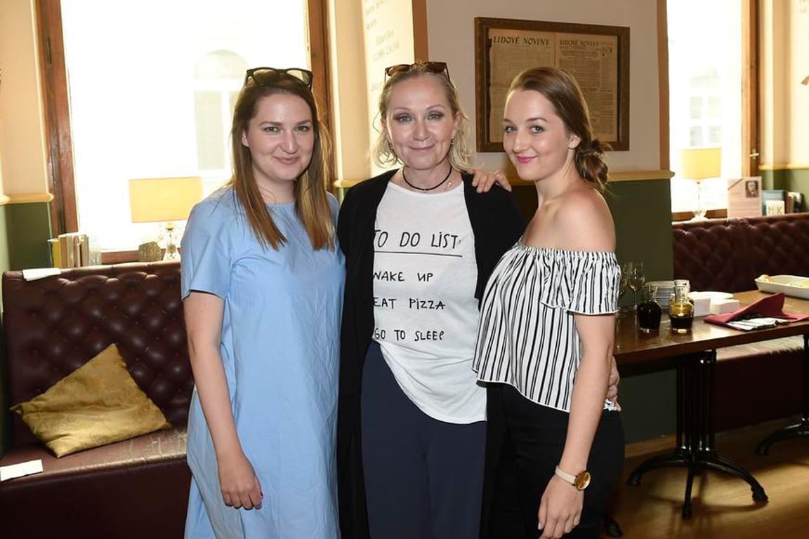 "Když mi řekli, že čekám dvojčata, byla jsem naštvaná," přiznává Bára Basiková