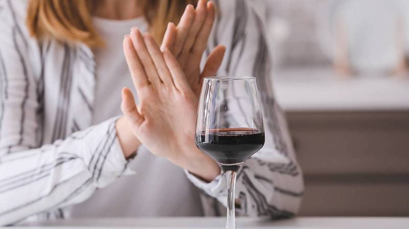 Pravidelná a nadměrná konzumace alkoholu obírá tělo o důležité živiny