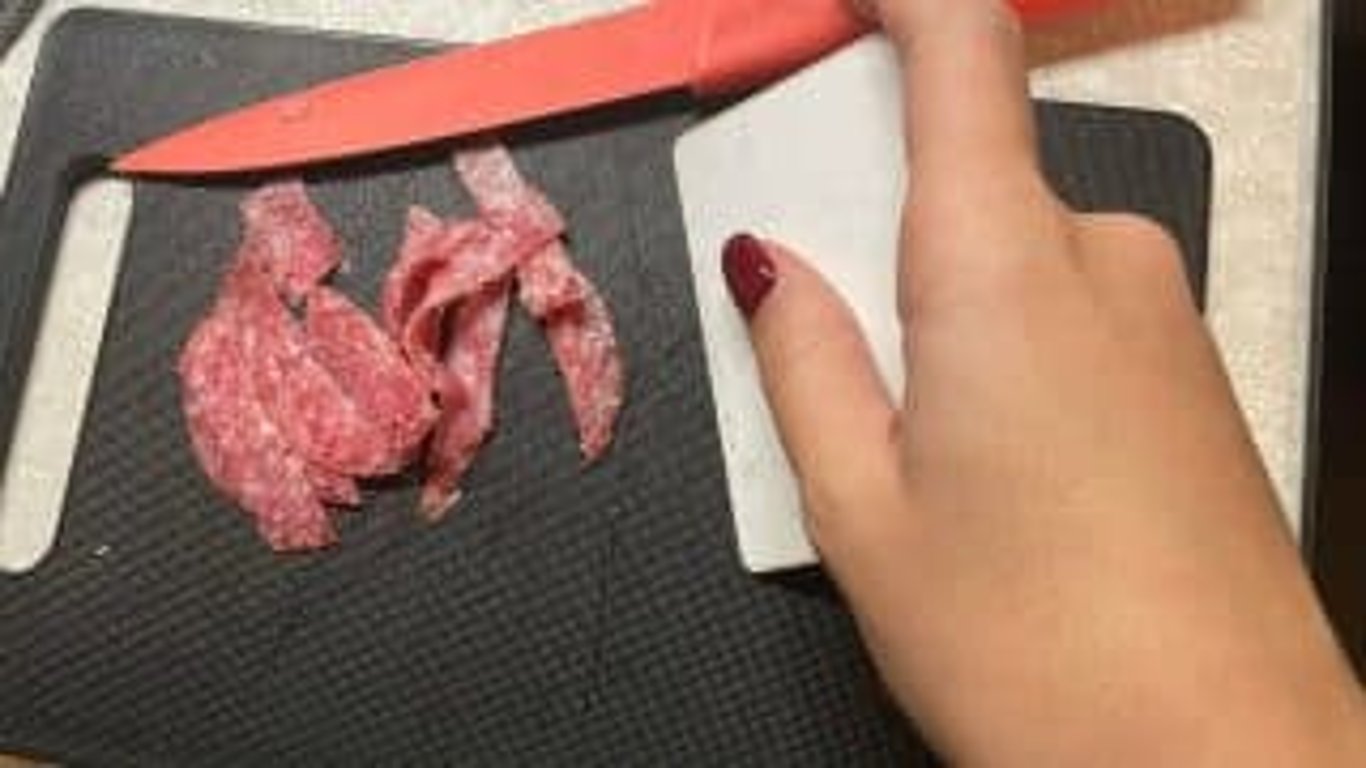 Bez kreditky už se do krájení nepouštím. Kuchyňský hack mi doporučila moje kamarádka