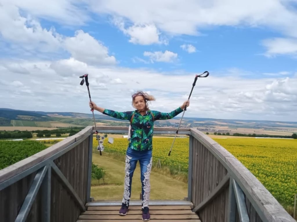 Míša z Brodu má za sebou rakovinu a amputaci. Pomohla by jí voděodolná protéza