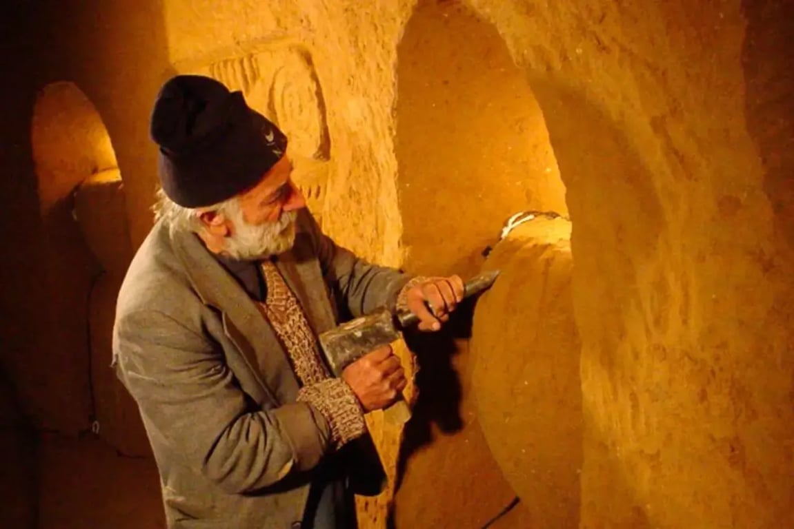 Každý den 23 let hloubil pod svým domem tunely. Stvořil monumentální dílo, které dnes obdivuje celý svět