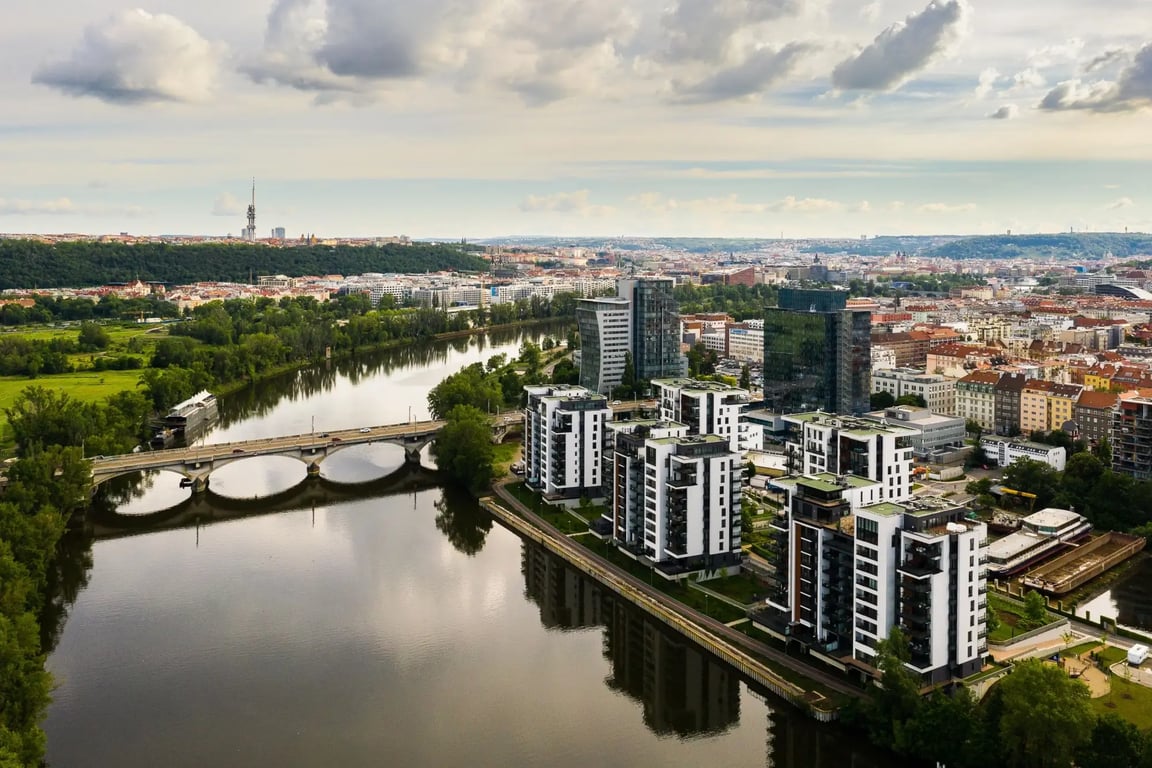 Pohled na krásné panorama Prahy.