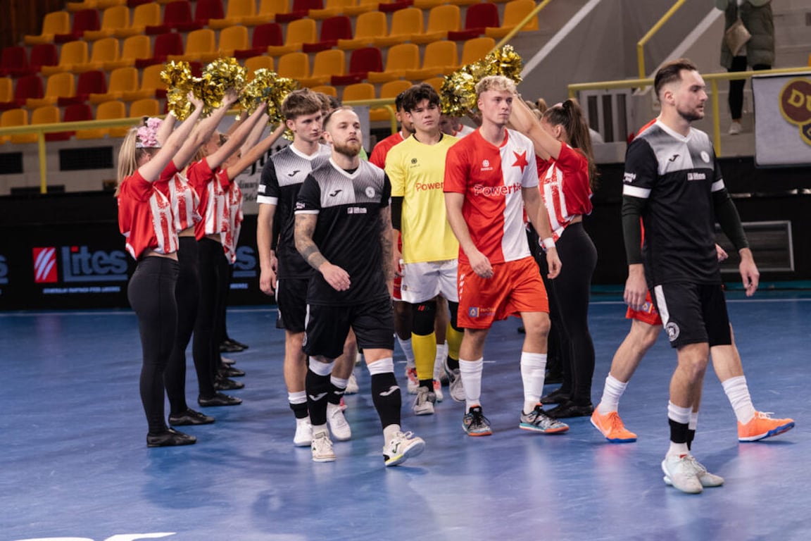 Futsalisté FTZS porazili Slavii a jsou v čele ligové tabulky. Bína ukončil kariéru